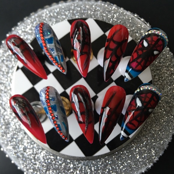 Spider-Man PressOn Nails in MEDIUM (1,5,4,6,8) - Picture 3 of 9
